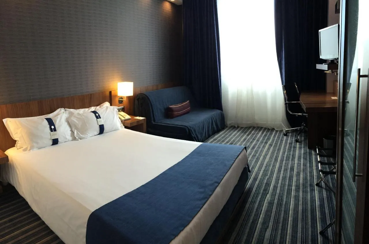 Holiday Inn Express Bilbao Airport, An Ihg Hotel Derio 3*,