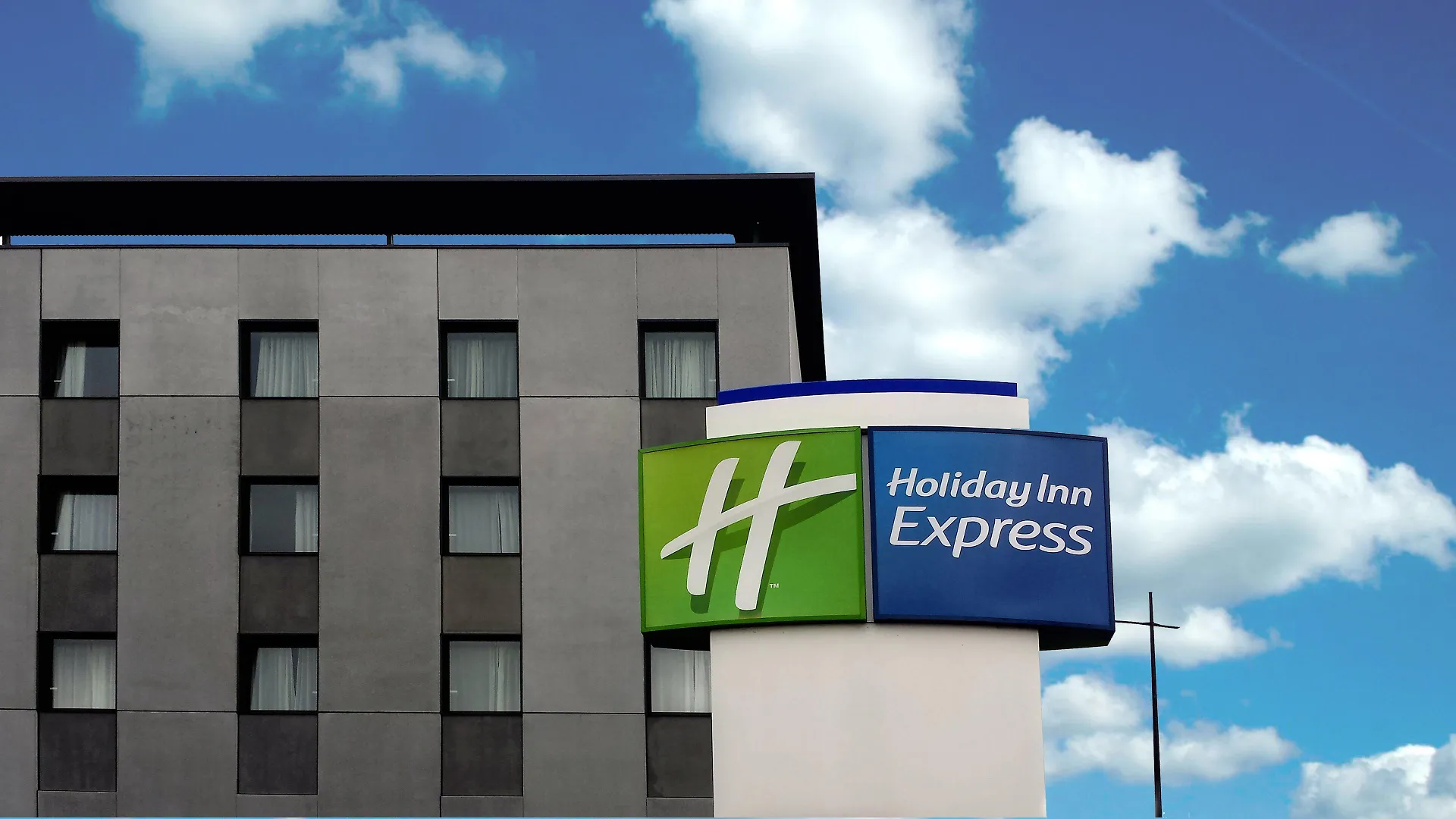 Holiday Inn Express Bilbao Airport, An Ihg Hotel Derio