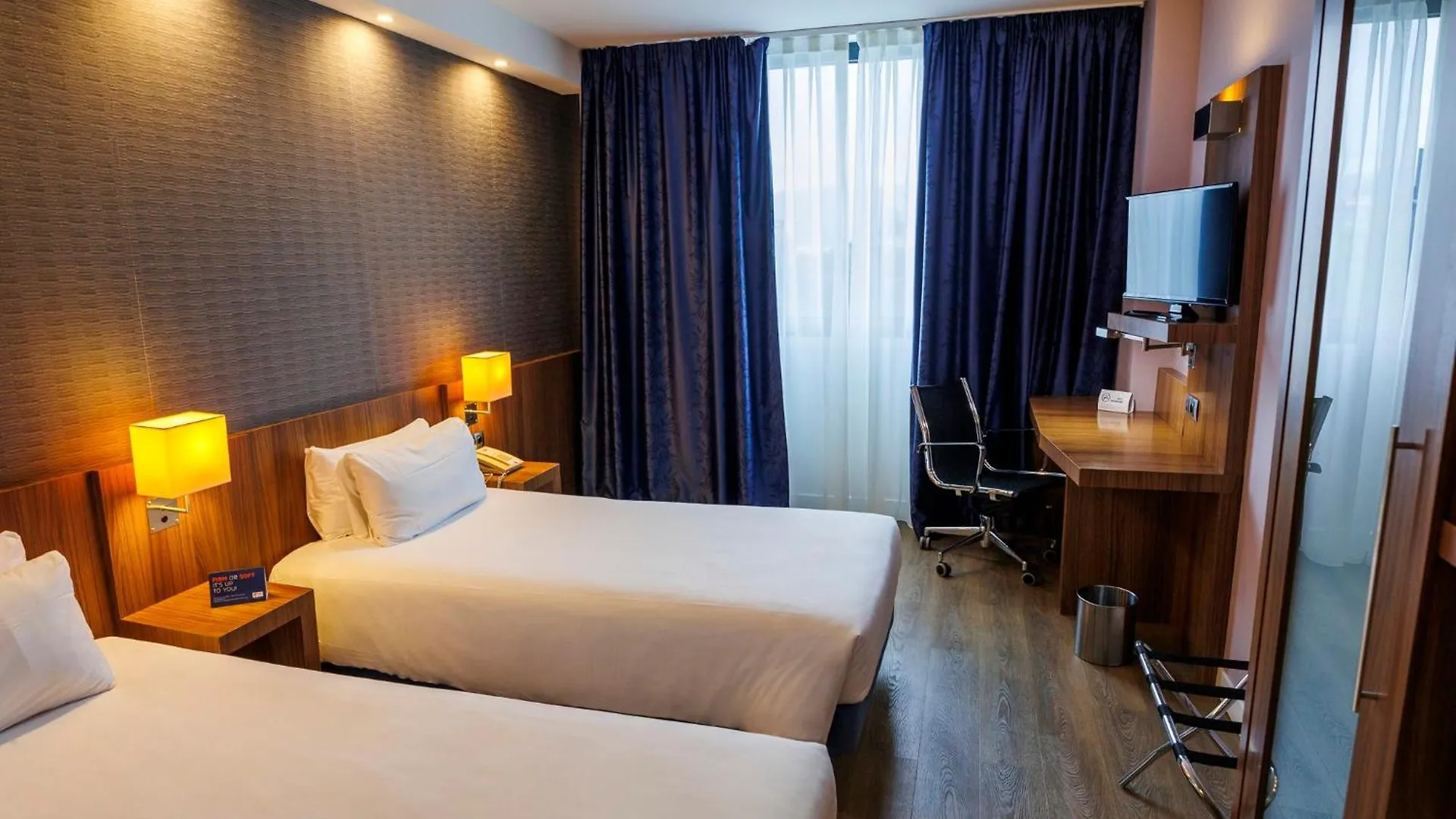 Holiday Inn Express Bilbao Airport, An Ihg Hotel Derio