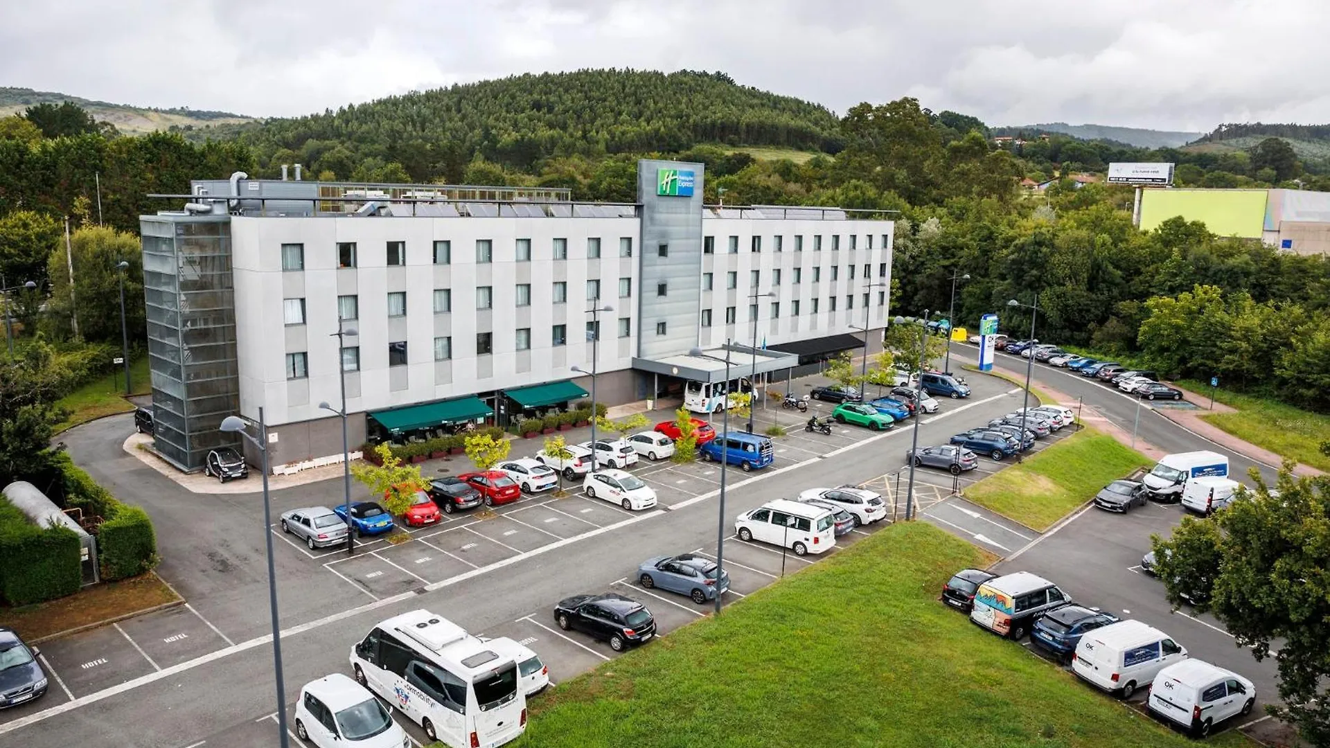 Holiday Inn Express Bilbao Airport, An Ihg Hotel Derio