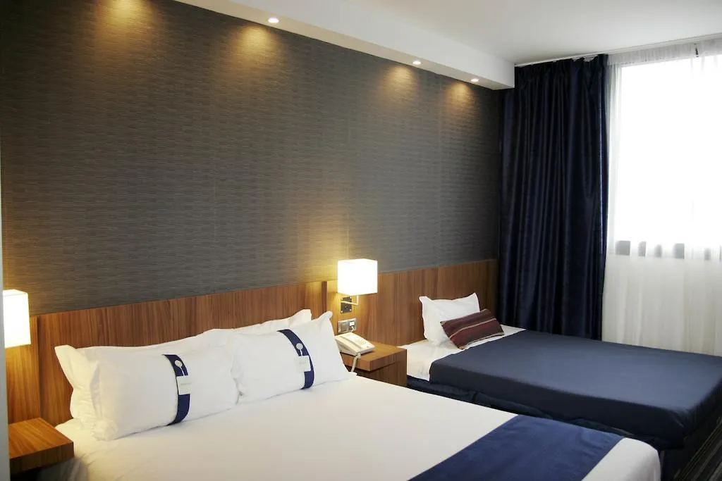 Holiday Inn Express Bilbao Airport, An Ihg Hotel Derio