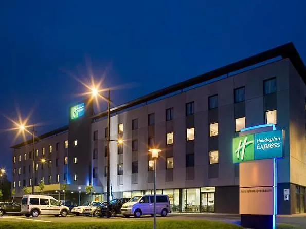 Holiday Inn Express Bilbao Airport, An Ihg Hotel Derio