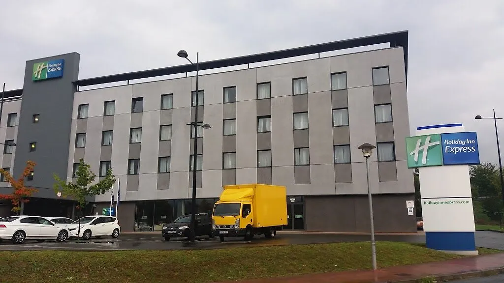 Holiday Inn Express Bilbao Airport, An Ihg Hotel Derio