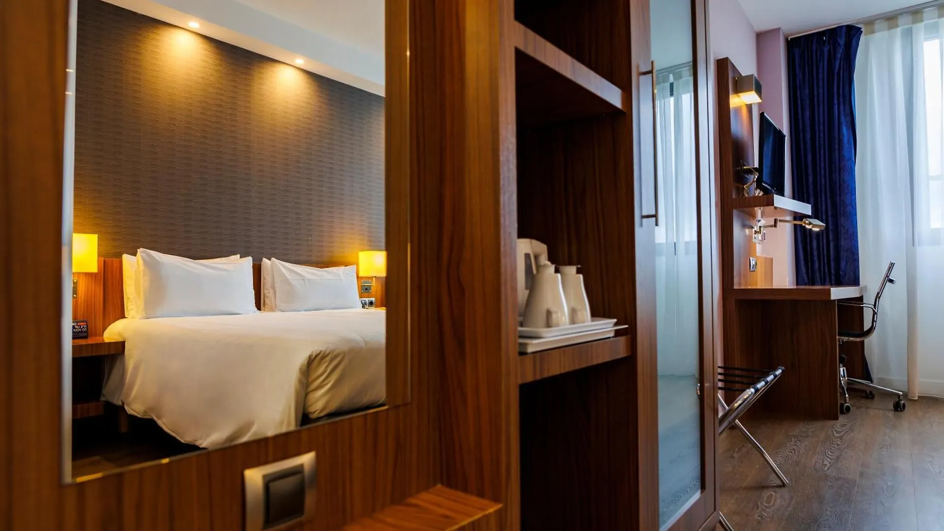 Holiday Inn Express Bilbao Airport By Ihg Derio